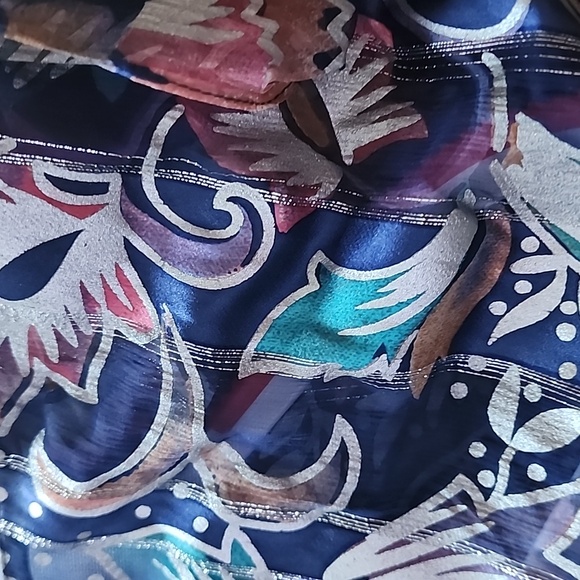 The Silk Farm Beautiful original vintage  blouse with large bow on the shoulder. - Picture 8 of 8